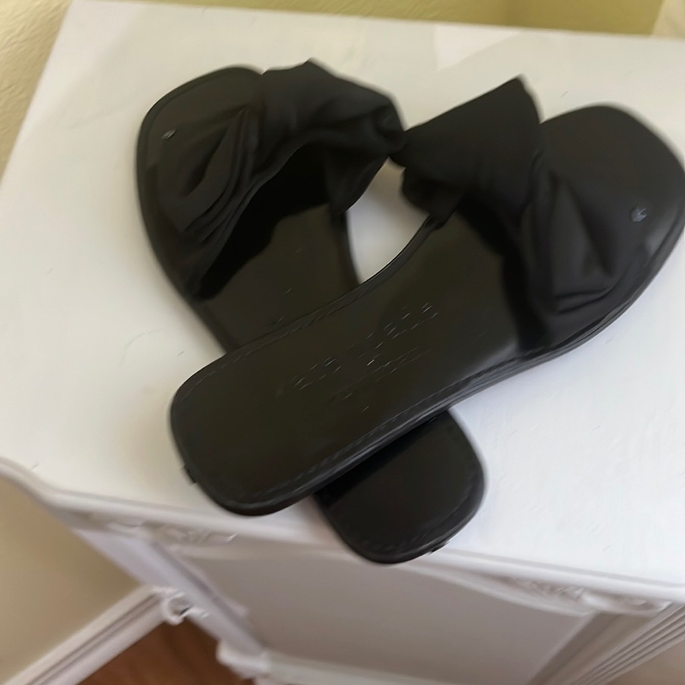 Black bow Kate Spade Sandal new